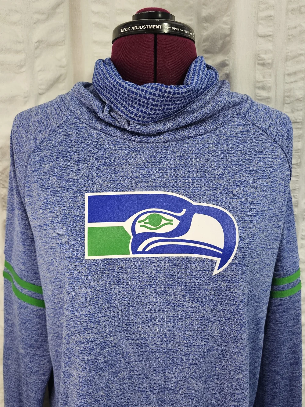 Nike NFL Team Apparel Seattle Seahawks Womens Funnel Neck Dry-Fit Size M